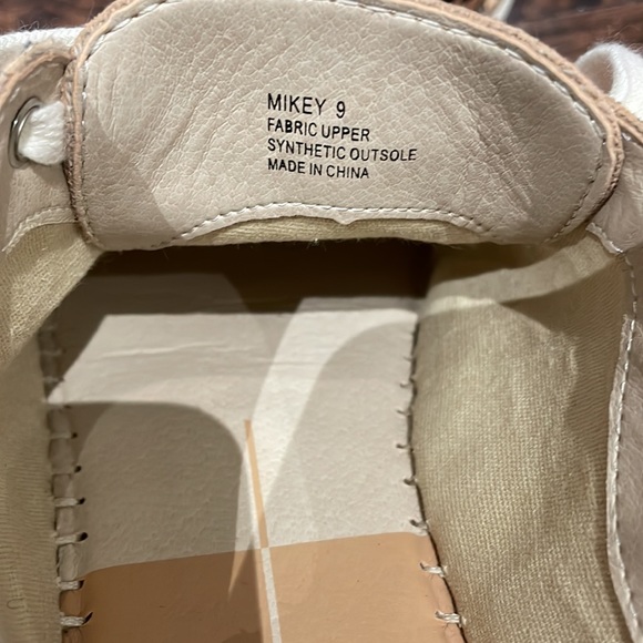 Womens size 9 leopard print casual walking shoe EUC - Picture 4 of 5